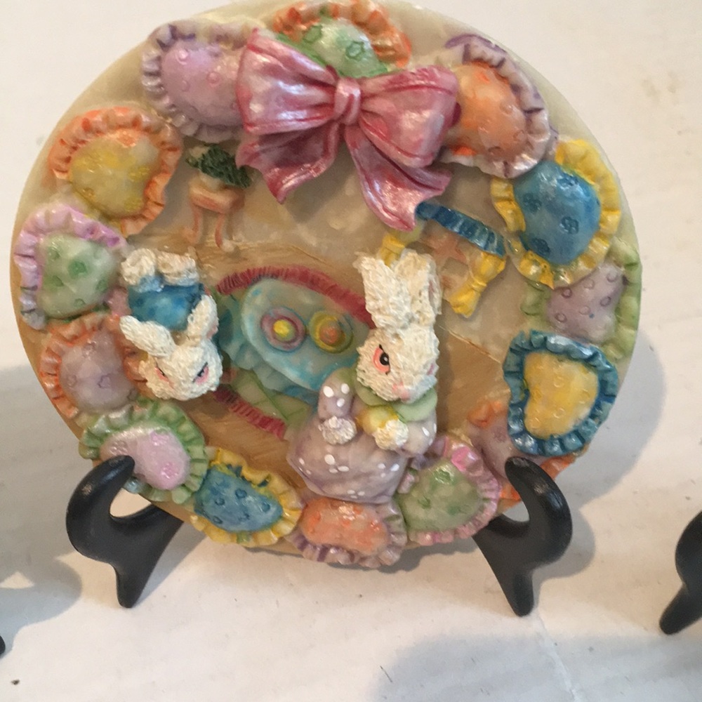 NWOT and Vintage 1990s Three mini Easter collectible plates - Picture 3 of 5